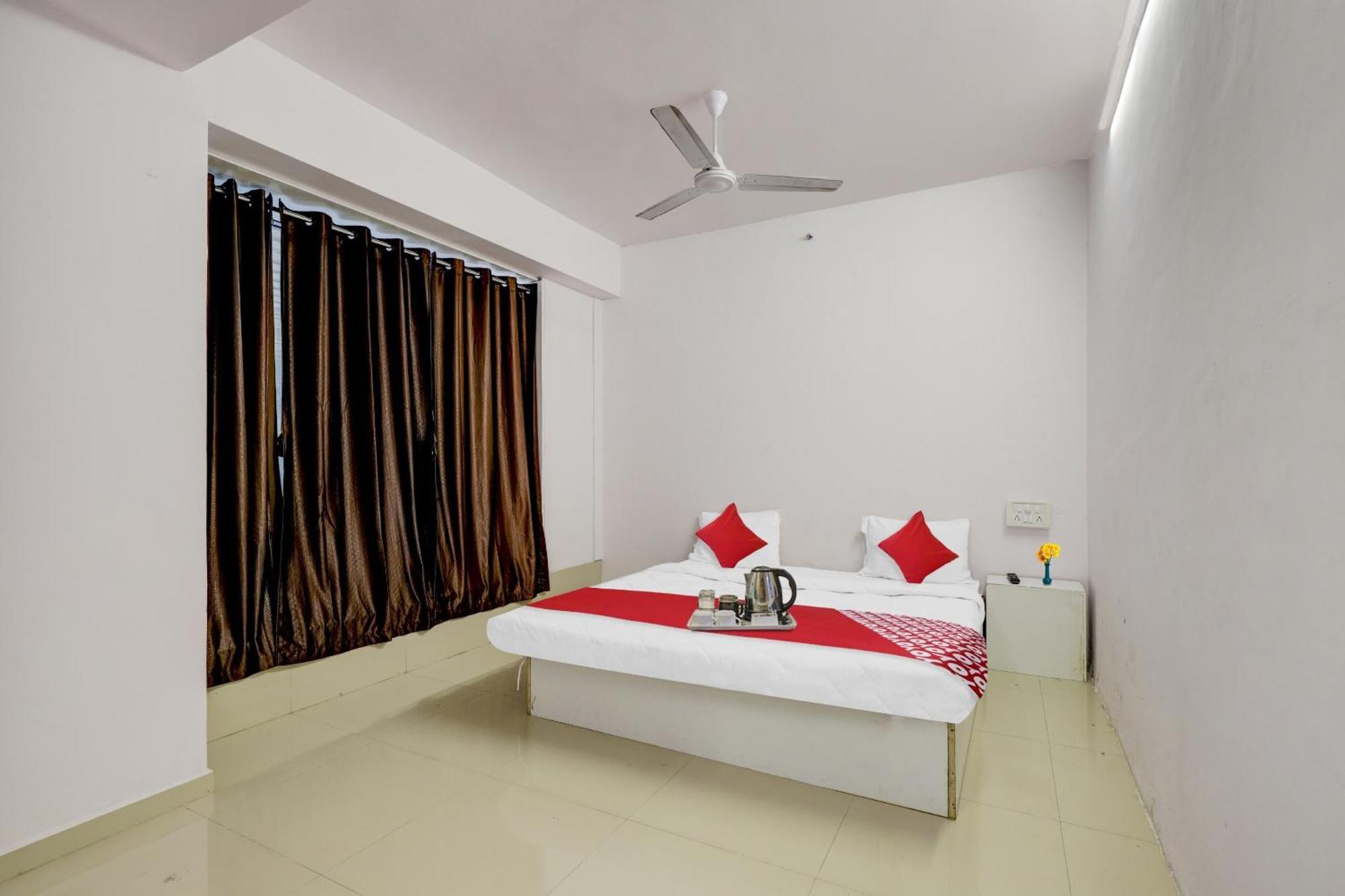 Hotel O Cozy Rooms Surat Eksteriør bilde