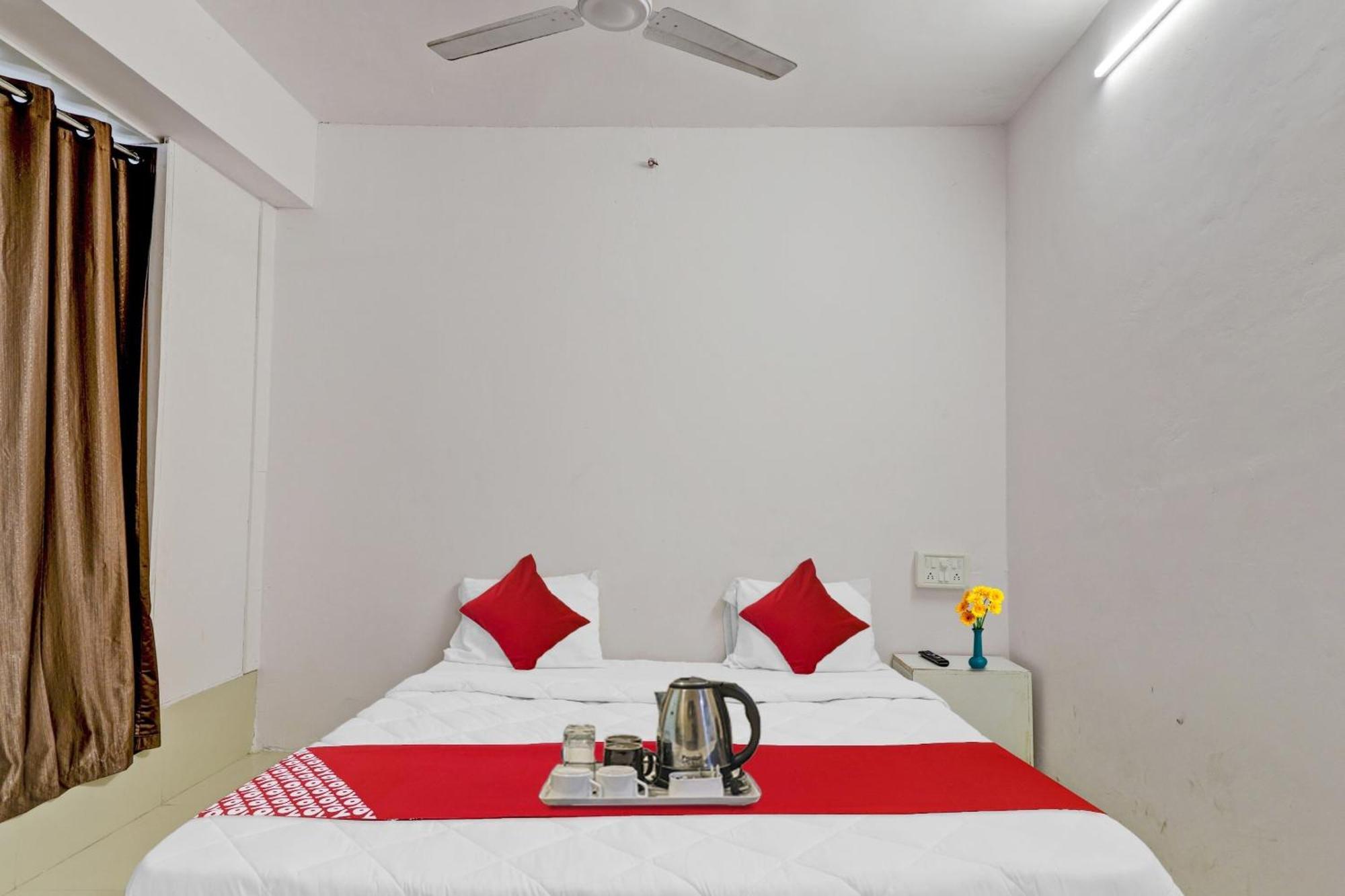 Hotel O Cozy Rooms Surat Eksteriør bilde